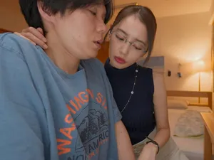 Người mẫu thể hình bị xuất tinh vào sáng sớm 4K